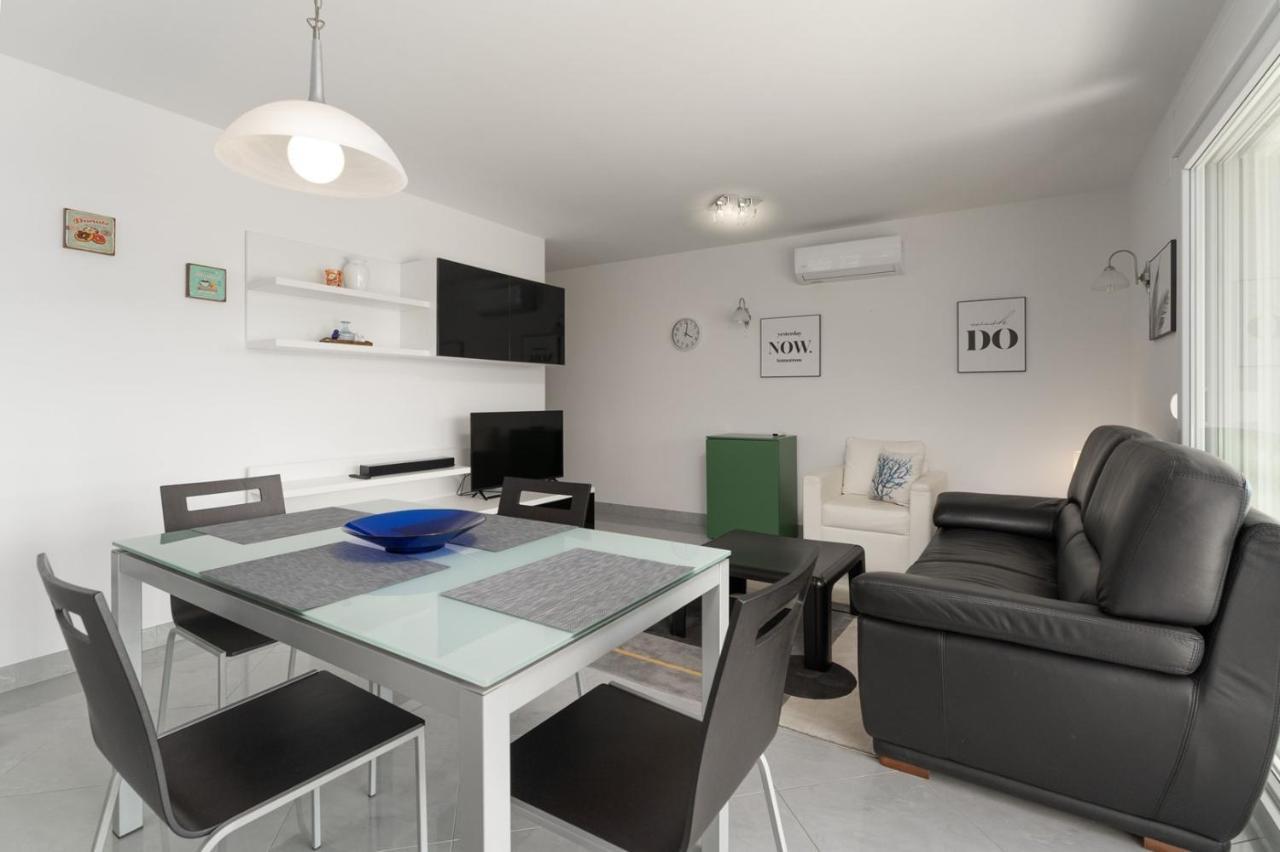 Apartment Sky By Seeadria Agency Novigrad  Exterior photo