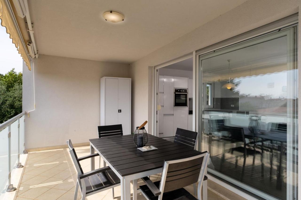 Apartment Sky By Seeadria Agency Novigrad  Exterior photo